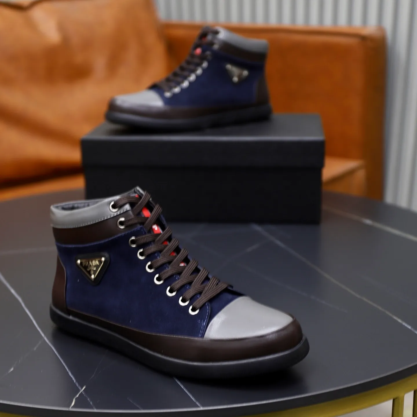 Ex-factory price: 480💰🙅‍♂️🙅‍♂️🙅‍♂️ Brand: PRADA Standard code: 38-44 (45 customized) Grade: Same as the official website Material: Original high-end leather splicing surface Comfortable and breathable sheepskin lining Lightweight, soft and wear-resistant outsole Style category: Men's fashion casual shoes Sports shoes Distinguished luxury brand elements Top luxury Color: actual picture color
